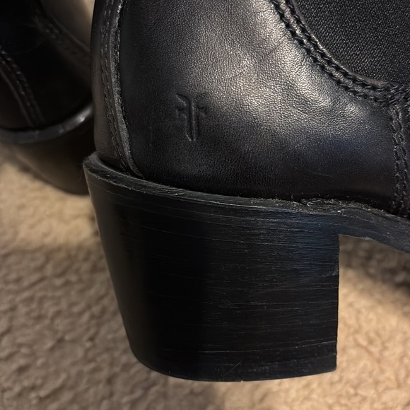 Frye SABRINA CHELSEA boots - Picture 6 of 7